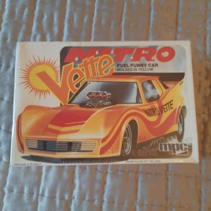VINTAGE: NITRO CORVETTE FUEL FUNNY CAR kit 1/25*SEALED* MPC, Hobby en Vrije tijd, Modelbouw | Auto's en Voertuigen, Nieuw, Auto