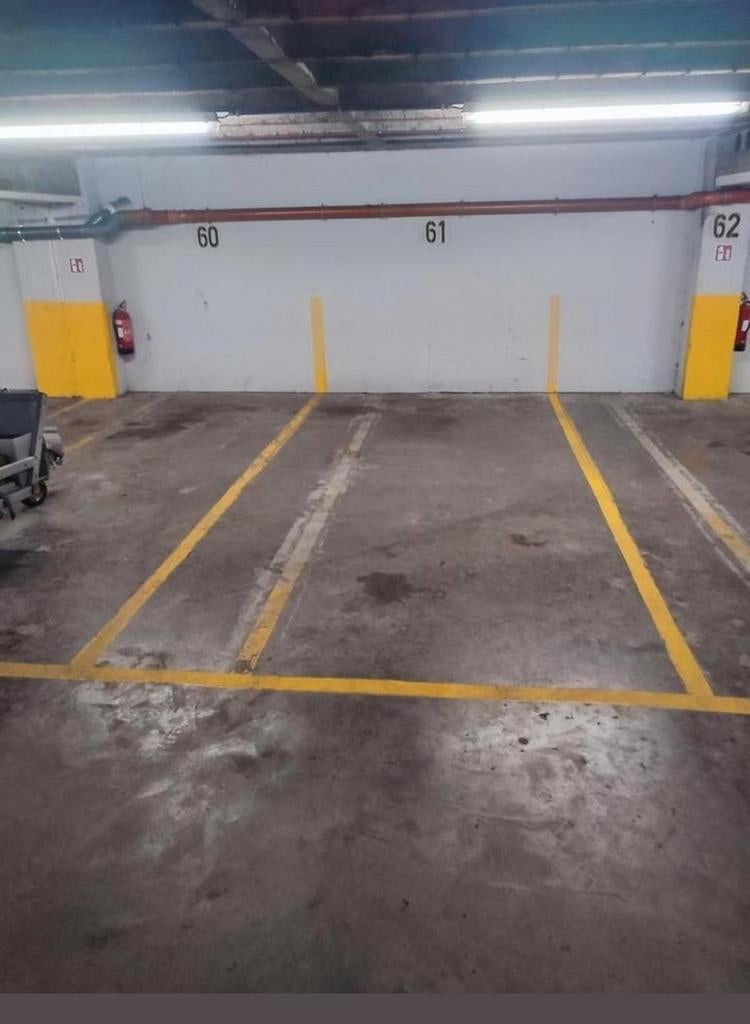 4 emplacements moto Cointe, Immo