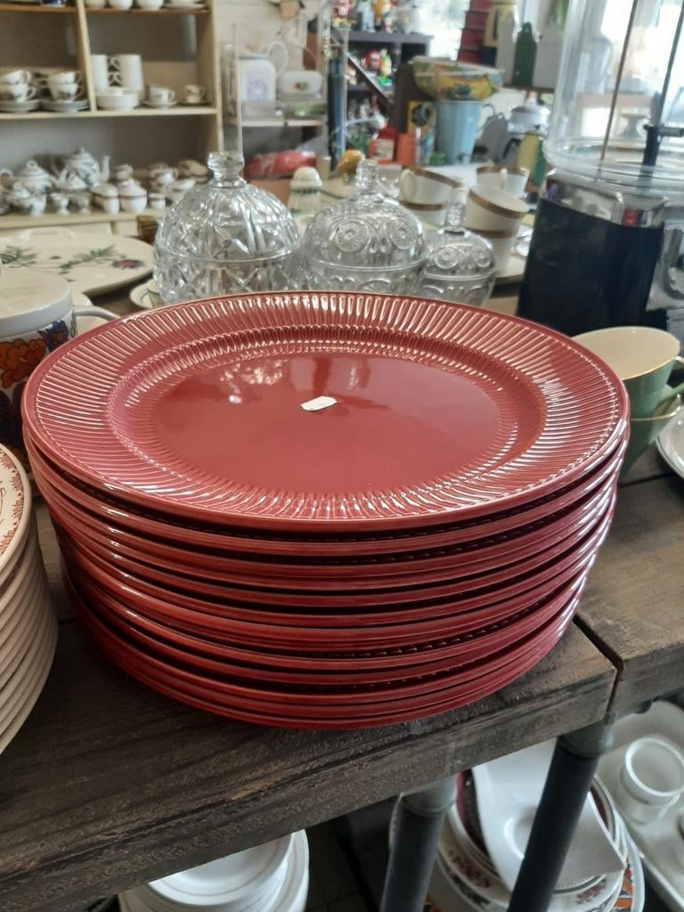 18€/pièce * Assiettes de présentation Royal Boch Amarante, Assiettes(s), Comme neuf, Céramique, Enlèvement