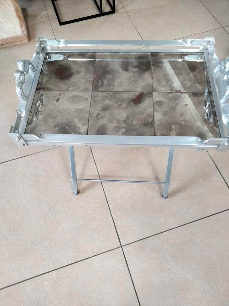 uniek Metalen tafeltje/butler.Binnenkant verweerde spiegels., Ophalen, Zo goed als nieuw