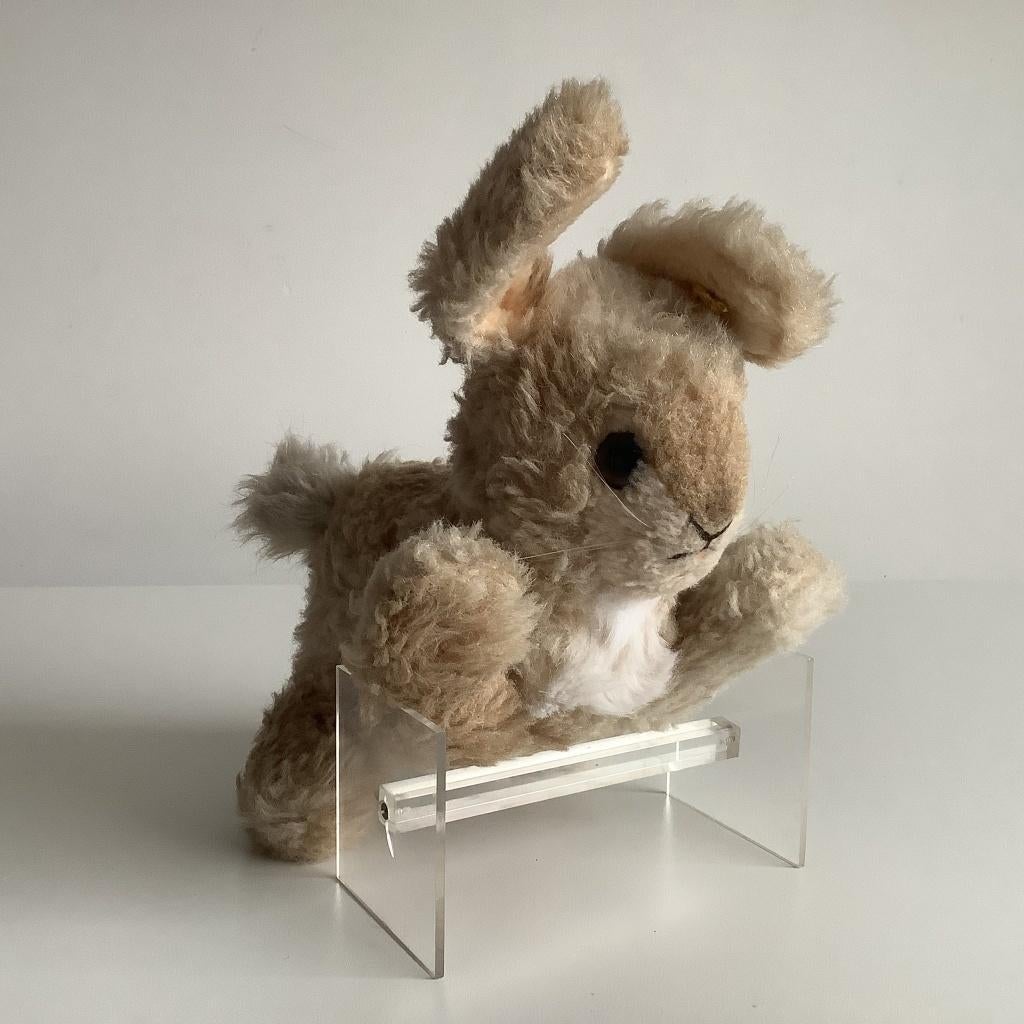 Vintage Steiff konijn met knop en vaantje, Verzamelen, Beren en Cherished Teddies, Ophalen of Verzenden, Gebruikt, Stoffen beer