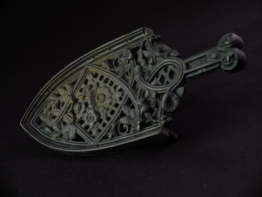 Fers à repasser, Enlèvement