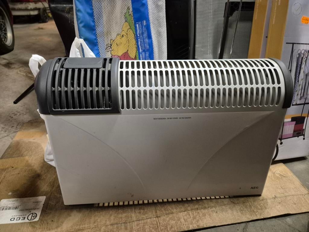 Elektrische verwarming voor muurbevestiging.  Merk AEG, Doe-het-zelf en Bouw, Verwarming en Radiatoren, Ophalen of Verzenden, Gebruikt
