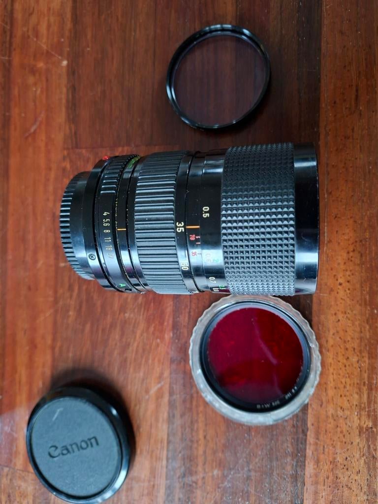 Objectif Canon FD 35-70 avec lucarne et filtre rouge, TV, Hi-fi & Vidéo, Enlèvement ou Envoi, Utilisé, Téléobjectif