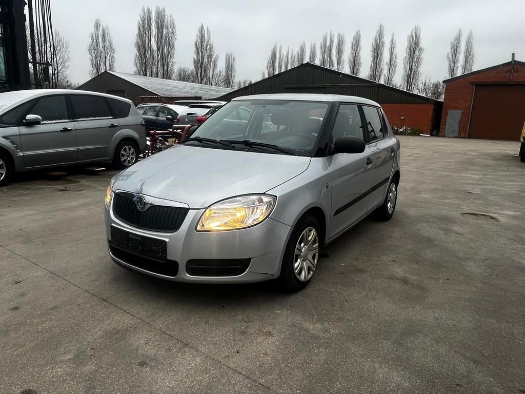 SKODA FABIA 1.2 BENZINE VAN 2010 MET 130DKM, Autos, Argent ou Gris, Achat, Entreprise, Boîte manuelle