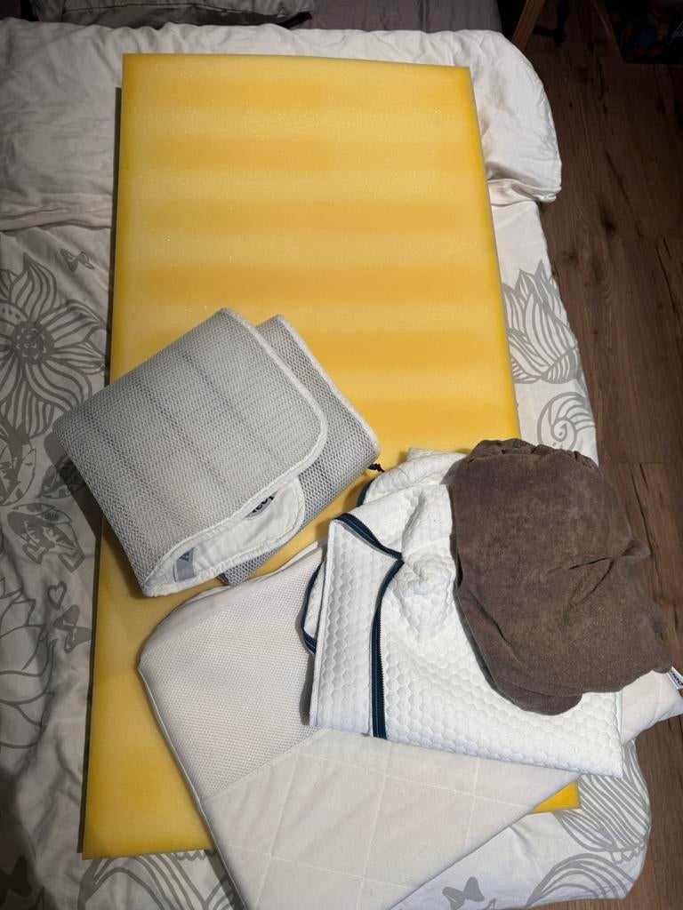 Aerosleep matras met bijhorende overtrek en kussen, Ophalen, Gebruikt
