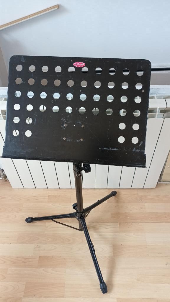 Stagg muziekbureaus, Muziek en Instrumenten, Ophalen, Gebruikt