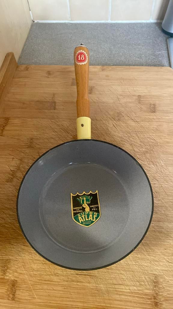 Oude nieuwe geëmailleerde pan, Ophalen of Verzenden, Nieuw