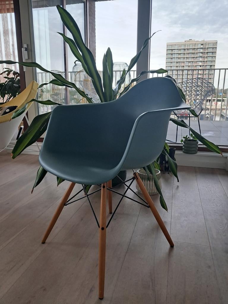 Vitra Eames DAW chair, Huis en Inrichting, Ophalen, Zo goed als nieuw