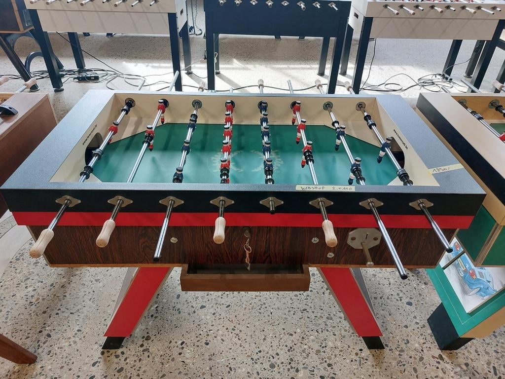 Retro tafelvoetbal / voetbaltafel / kicker, Ophalen, Zo goed als nieuw