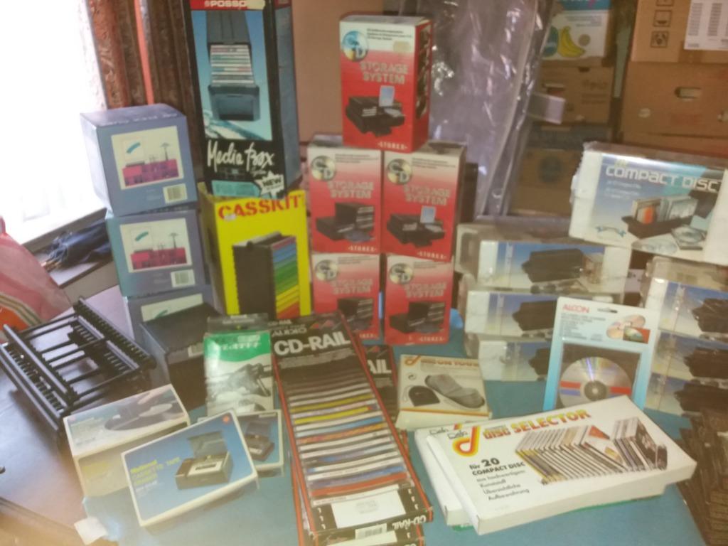 Opbergrek voor cd's of cassetten, laserlens cleaner,..., Kunststof, 150 discs of meer, Ophalen of Verzenden, Zo goed als nieuw