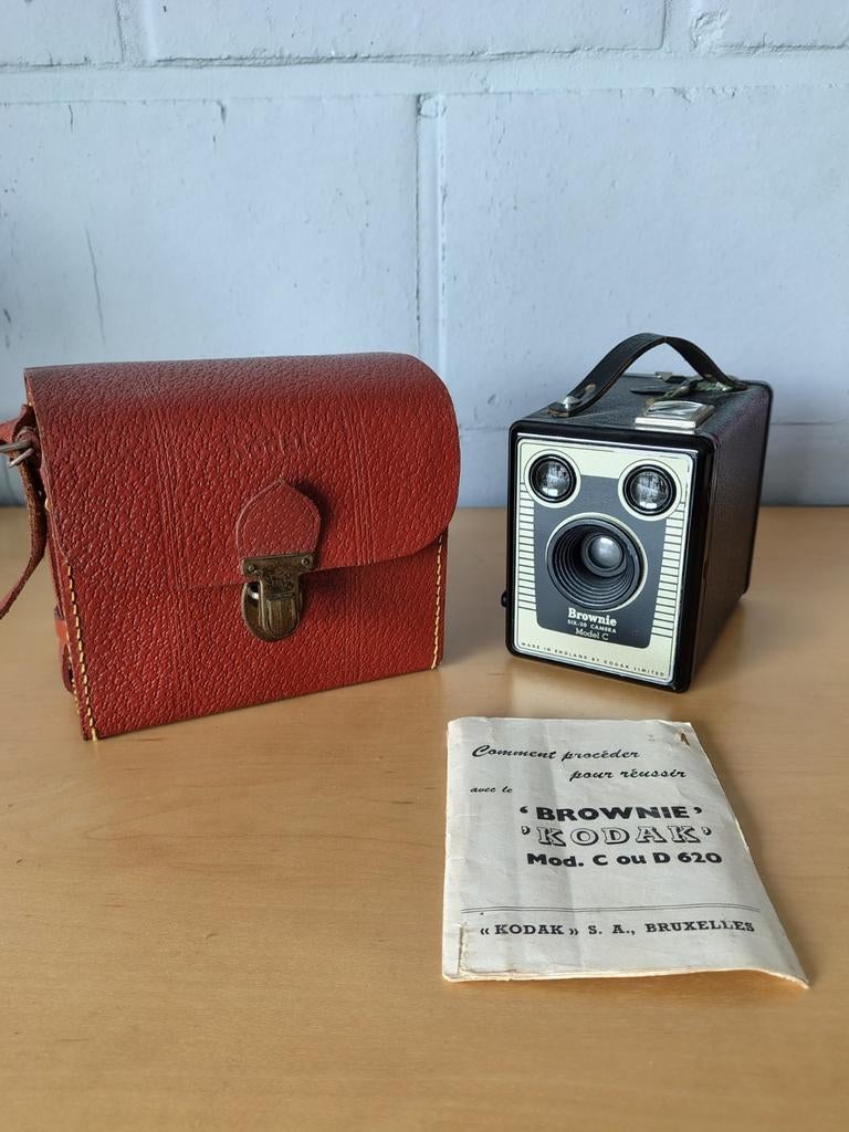 Appareil photo vintage Kodak Brownie modèle C, Collections, Appareils photo & Matériel cinématographique, Enlèvement, 1940 à 1960