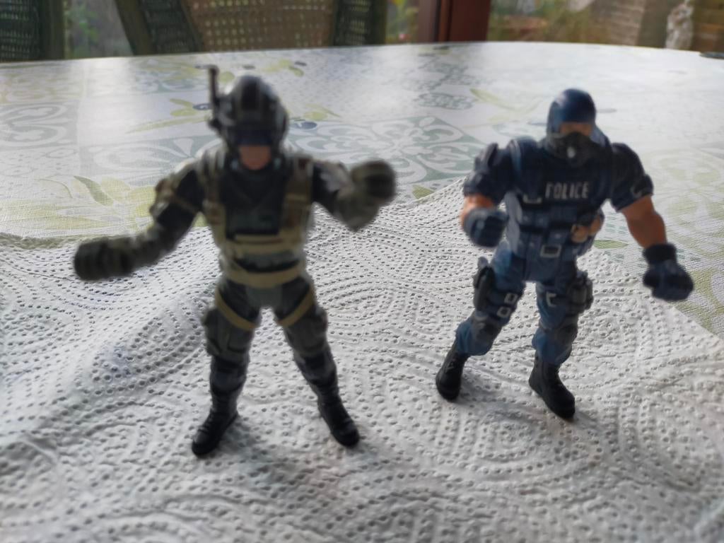 Twee figuren Chap mei.Groote 10 cm., Kinderen en Baby's, Ophalen, Zo goed als nieuw