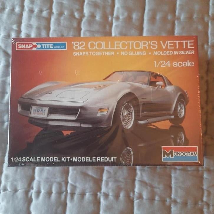 MONOGRAM : COLLECTOR´S CORVETTE 1982., Hobby en Vrije tijd, Modelbouw | Auto's en Voertuigen, Ophalen, Auto, Groter dan 1:32, Nieuw