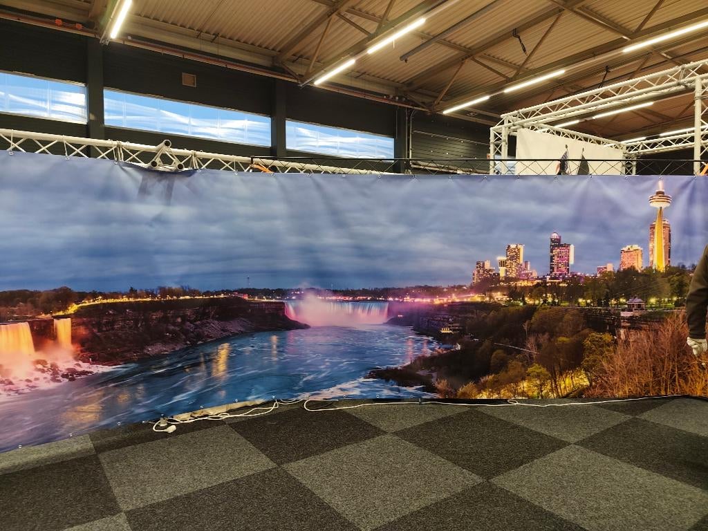 beursbanner 9 meter x 215 hoog, Diversen, Vlaggen en Wimpels, Ophalen, Zo goed als nieuw