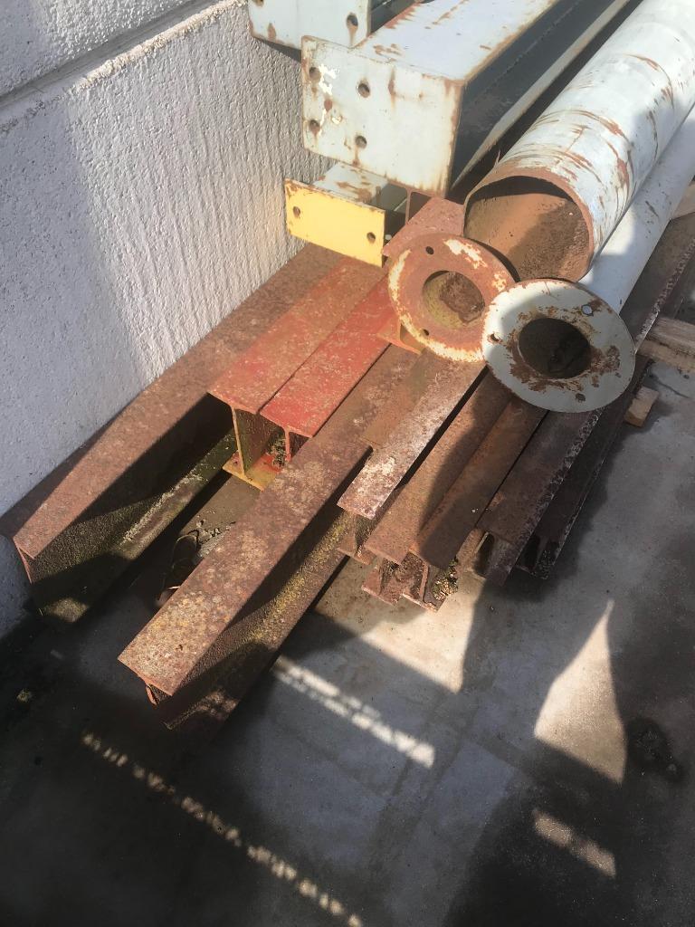 Stalen I-balken en buizen, Ophalen