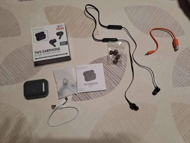 JBL T110BT en Envivo in-ear Bluetooth oortjes, Télécoms, Téléphonie mobile | Écouteurs, Enlèvement, Intra-auriculaires (In-Ear)