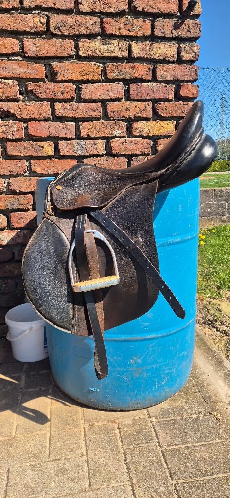 Selle noire polyvalente de première classe, Enlèvement, Utilisé, Récréation