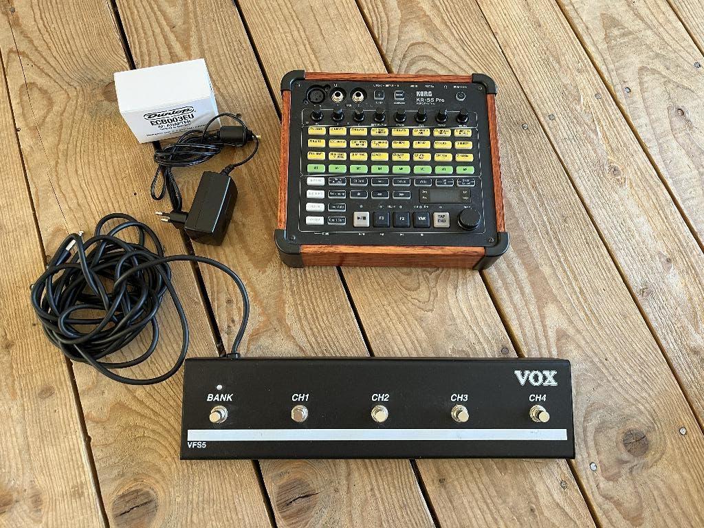 Boite à rythme Korg KR 55 Pro + footswitch VFS5, Muziek en Instrumenten, Soundmodules, Ophalen, Zo goed als nieuw, Korg