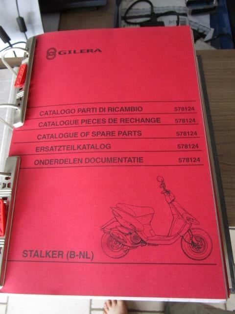 16 onderdelen-/werkplaatshandboeken Vespa (Piaggio) scooters, Ophalen of Verzenden, Gebruikt