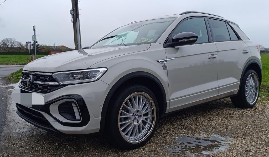 VW t-roc ongeval vrij en rook vrij 1 jaar en 2 maand oud, Automaat, Leder, Trekhaak, Particulier