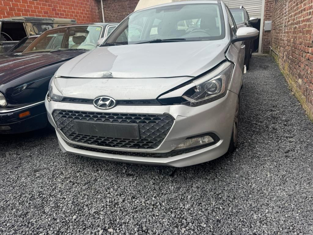 Hyundai I20 diesel 2016 marchand ou export, Autos, Argent ou Gris, Achat, Entreprise, Boîte manuelle