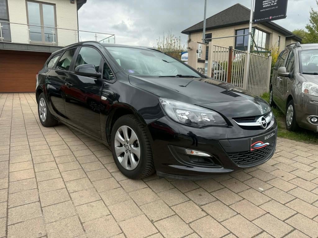Opel Astra benzine van 2016, Euro 6, Parkeersensor, Zwart, Bedrijf