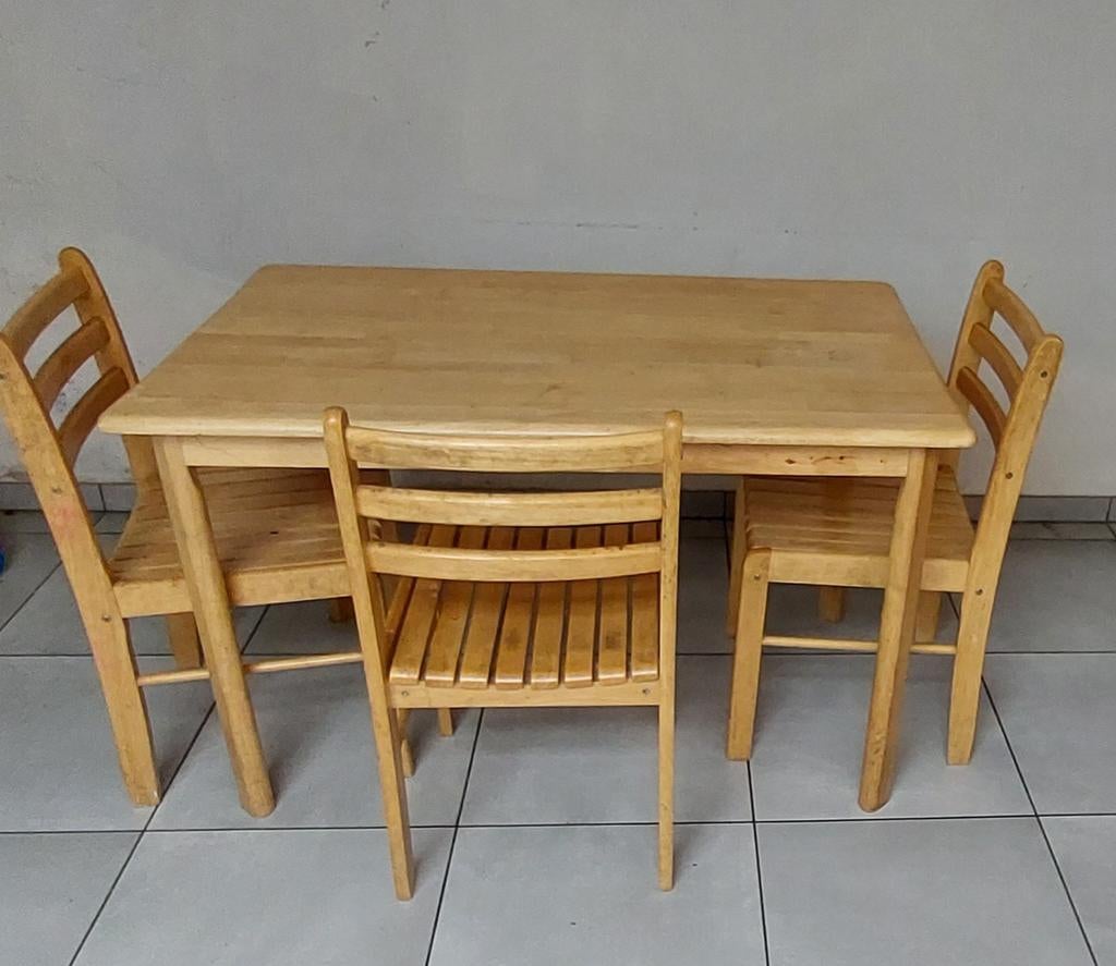 Table salon 75cm x 120 cm avec 4 chaises, Enlèvement