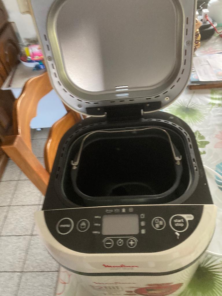 Broodbakmachine moulinex, Elektronische apparatuur, Broodbakmachines, 800 tot 1200 gram deeg, Zo goed als nieuw, Kijkvenster, Ophalen