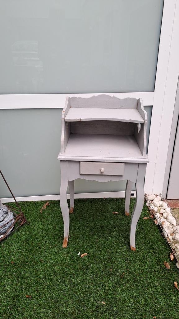 Table de nuit en bois, Enlèvement