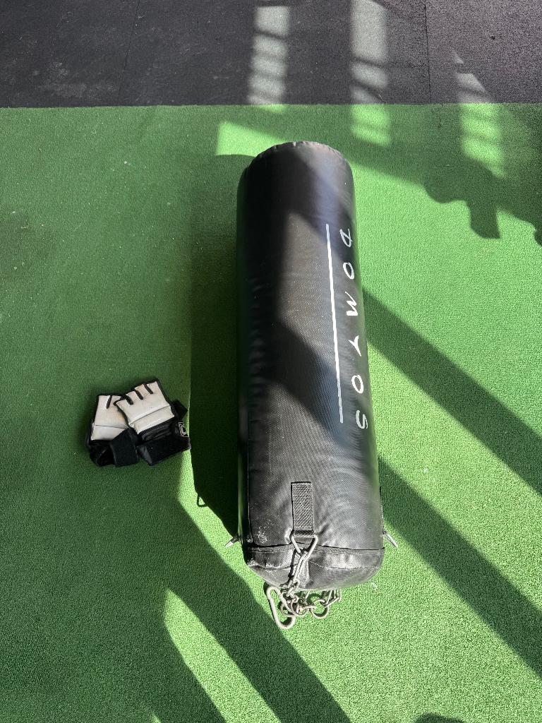 Domyos Boxing Bag + ophangrek + gloves, Sport en Fitness, Ophalen, Gebruikt, Bokszak