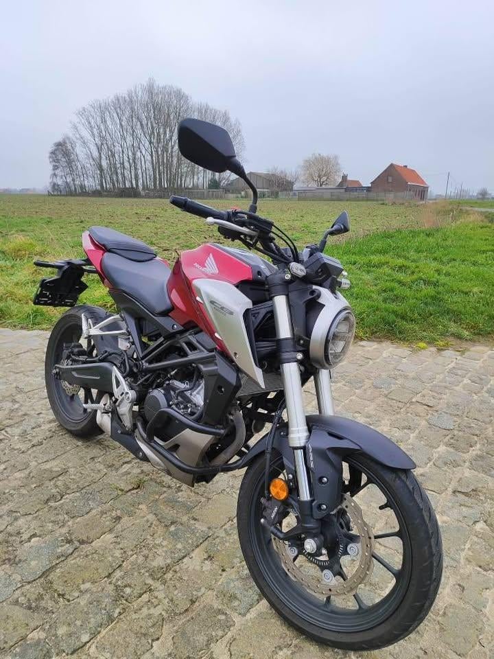 honda cbr125 en parfait état, Permis Moto A1 minimum, Particulier, Éclairage LED, 1 cylindre