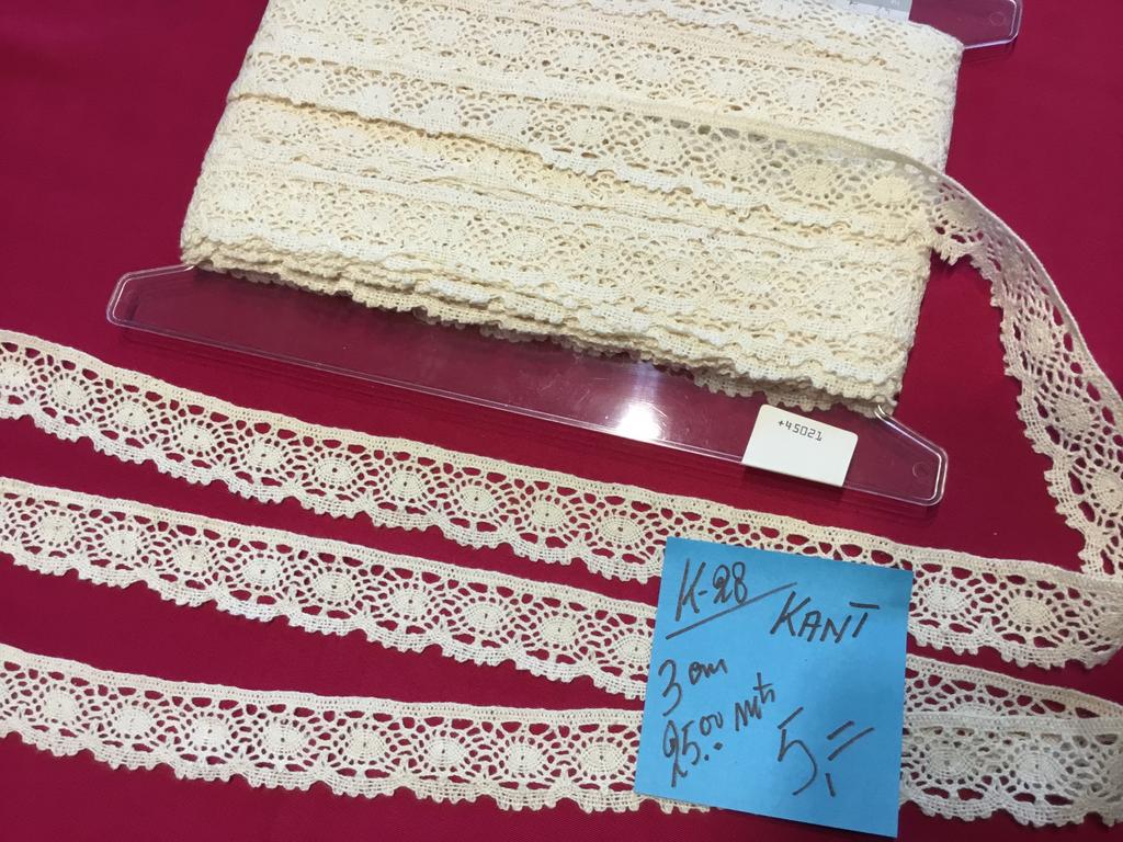 Kant katoen 3 cm breed ecru K-28, haspel 25 mtr. 5,00, Hobby en Vrije tijd, Ophalen of Verzenden, Nieuw, Kant