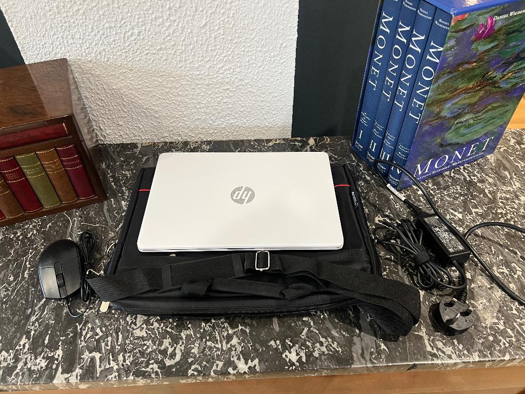 HP 14” laptop nieuw Celeron 4GB 128GB met tas en muis, Qwerty, Nieuw, 14 inch, Ophalen of Verzenden