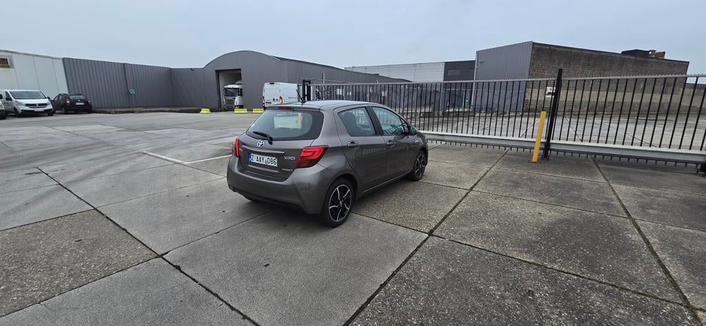 2016 Toyota yaris hybrid  automaat benzine 1.5km60.000, Autos, Toyota, Achat, Euro 6, Automatique, 1498 cm³
