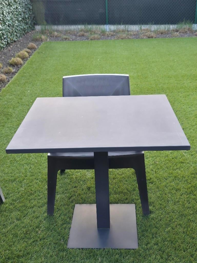 2 tafeltjes en 4 stoelen, Ophalen, Gebruikt, Vierkant, Aluminium