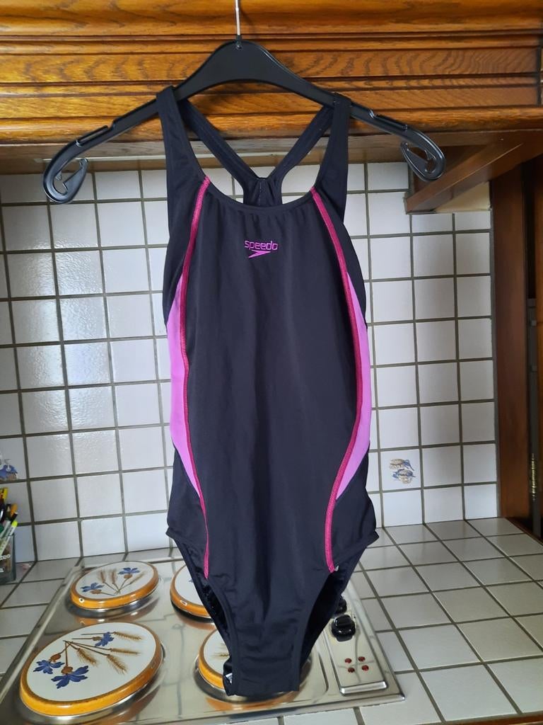 Maillot de bain Speedo taille M, Vêtements | Femmes, Enlèvement, Maillot de bain, Noir, Speedo
