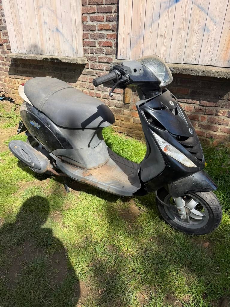 piaggio zip 4t geen papieren, Vélos & Vélomoteurs, Scooters | Piaggio, Enlèvement, Comme neuf, Zip