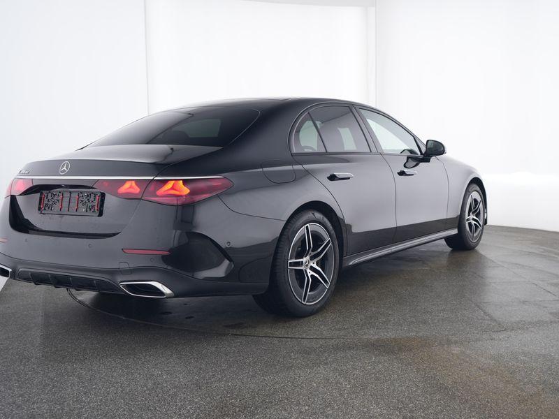 Mercedes-Benz E-klasse 300 DE Berline AMG Line | 360 Camer, Auto's, Automaat, Gebruikt, Zwart, 4 cilinders