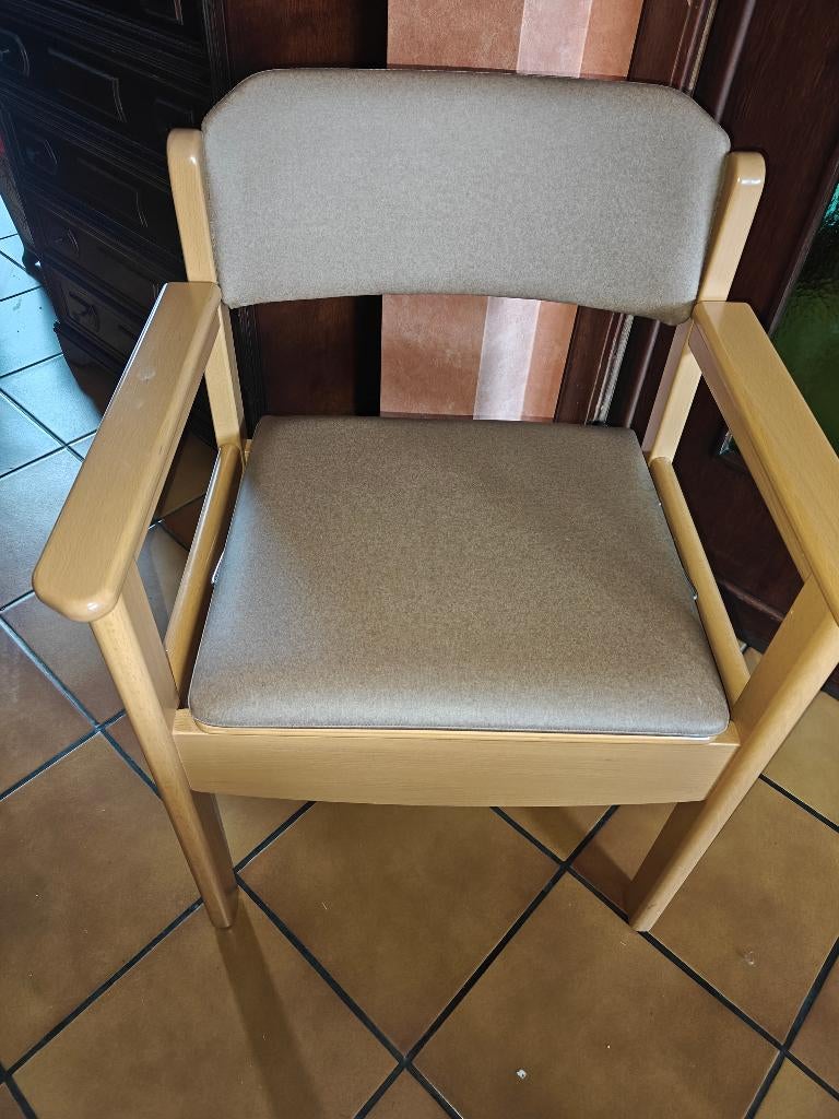 toiletstoel Haelvoet, Diversen, Verpleegmiddelen, Ophalen, Zo goed als nieuw