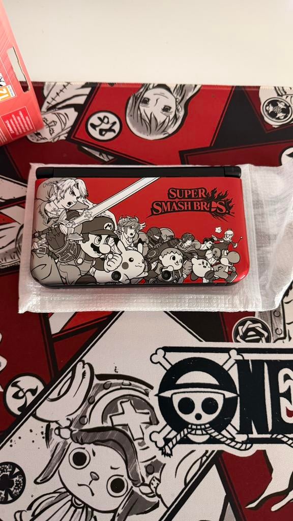 3DS XL Super Smash Bros edition RED, Games en Spelcomputers, Games | Nintendo 2DS en 3DS, Ophalen of Verzenden, Zo goed als nieuw