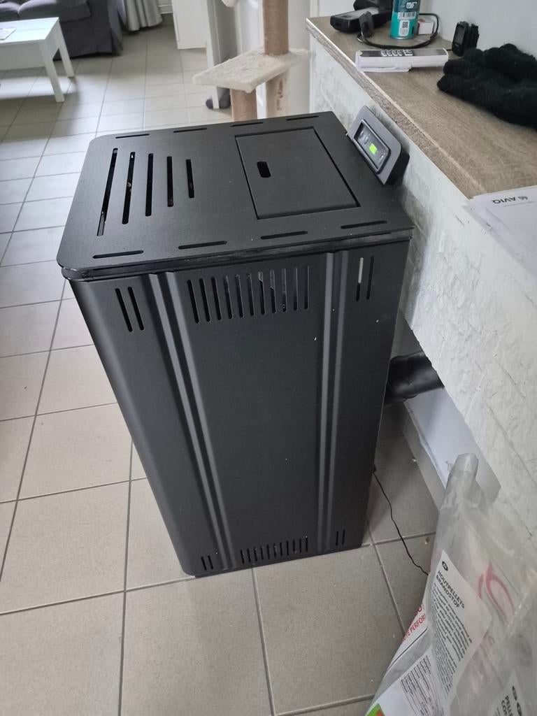 Pelletkachel, Huis en Inrichting, Ophalen of Verzenden, Gebruikt, Overige materialen, 50 tot 75 cm