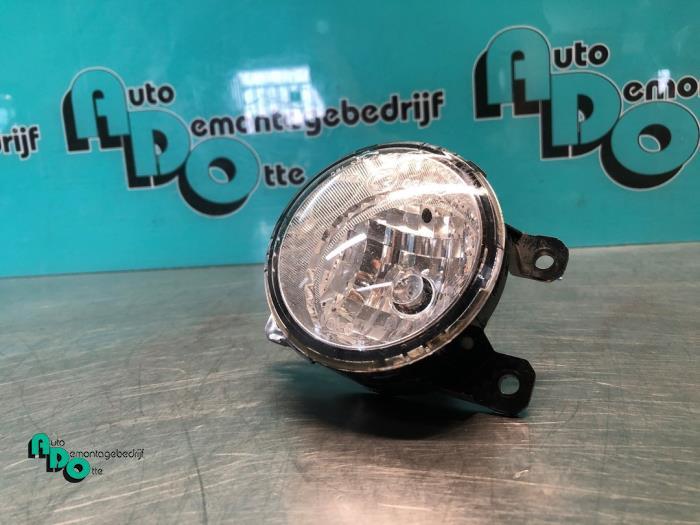 Feu antibrouillard avant droit d'un Mitsubishi Space Star (S, Autos : Pièces & Accessoires, -, 3 mois de garantie, Utilisé, Mitsubishi