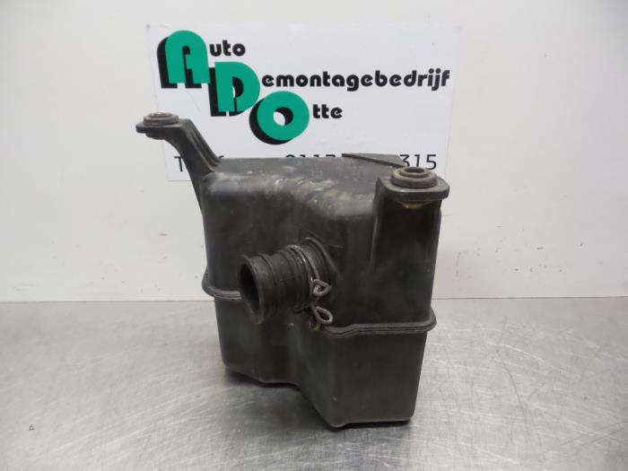 Caisse de résonance d'un Hyundai H200 (H200 98-), Autos : Pièces & Accessoires, -, 3 mois de garantie, Utilisé, Hyundai