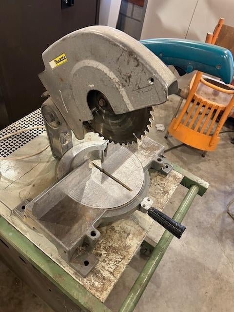 Makita afkortzaag (defect), Doe-het-zelf en Bouw, Gereedschap | Zaagmachines, Ophalen, Gebruikt, 70 mm of meer, Makita