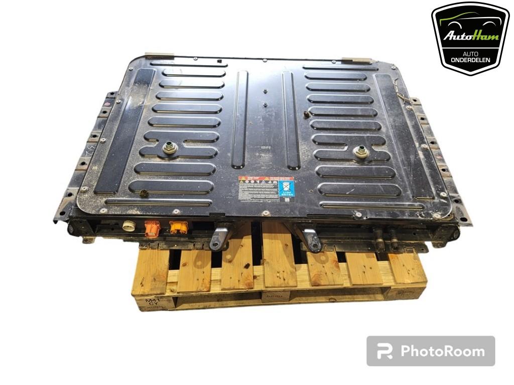 BATTERIE HAUT VOLTAGE Ford Kuga III (DFK) (01-2019/-), Henry-Ford-Straße  1
50735  Köln, DE, Ford-Werke GmbH, Kunden@ford.com