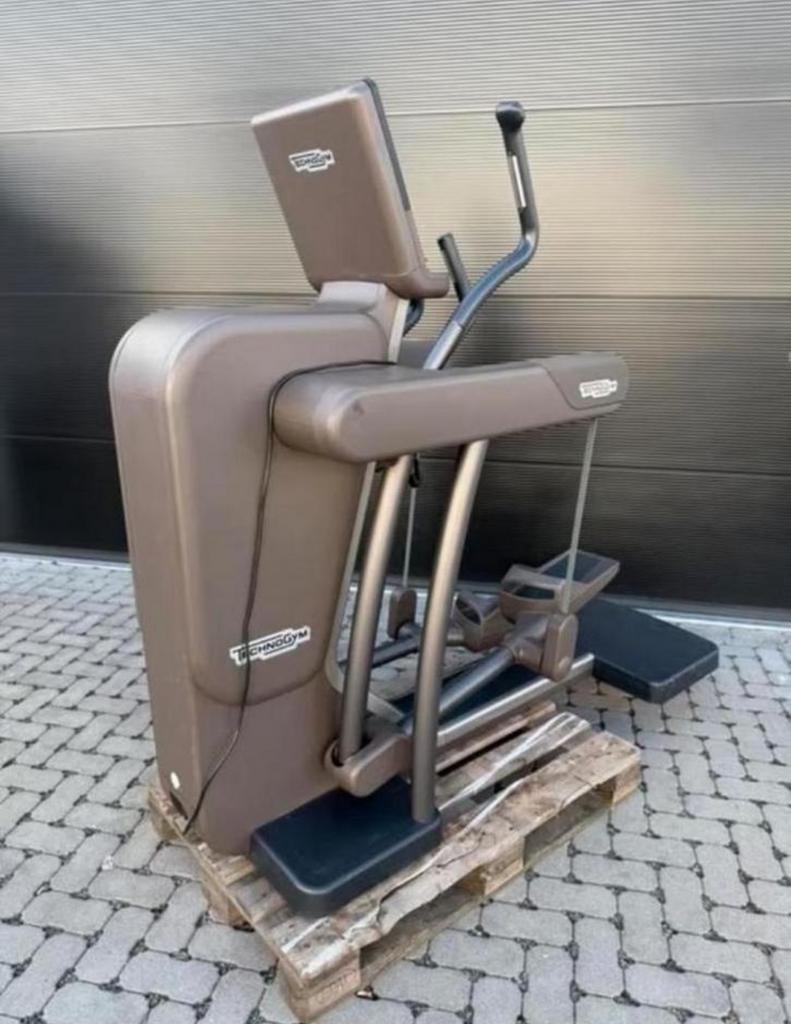 Technogym Artis Vario ! À l'état neuf !, Sports & Fitness, Appareils de fitness, Enlèvement, Comme neuf, Vélo elliptique