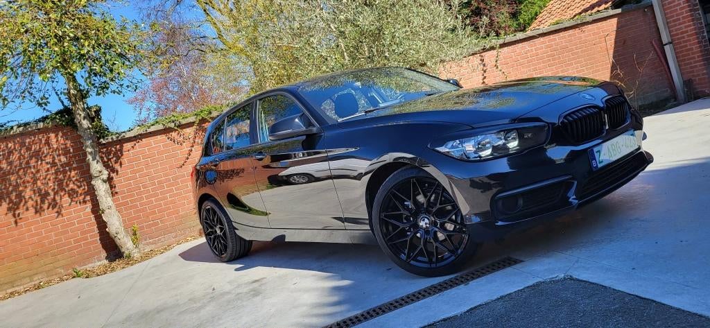 Bmw 116i ~ gps ~ garantie, Auto's, 116 g/km, Zwart, Bedrijf, 5 deurs