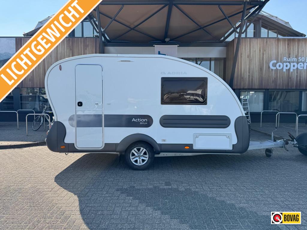 Adria Action 391 LH, 4 à 5 mètres, Adria, Jusqu'à 2, Poêle