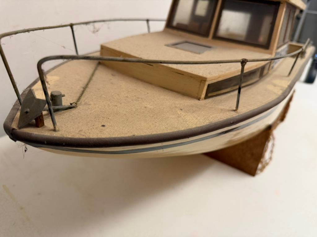 Maquette bateau “BISCO Newport” – pièce déco / collection, Enlèvement, Utilisé, Bois